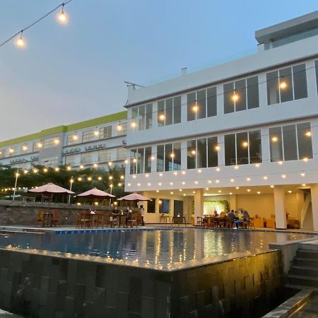 Airish Hotel Palembang Eksteriør billede