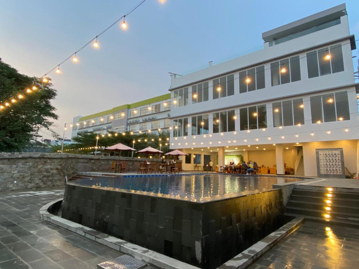 Airish Hotel Palembang Eksteriør billede