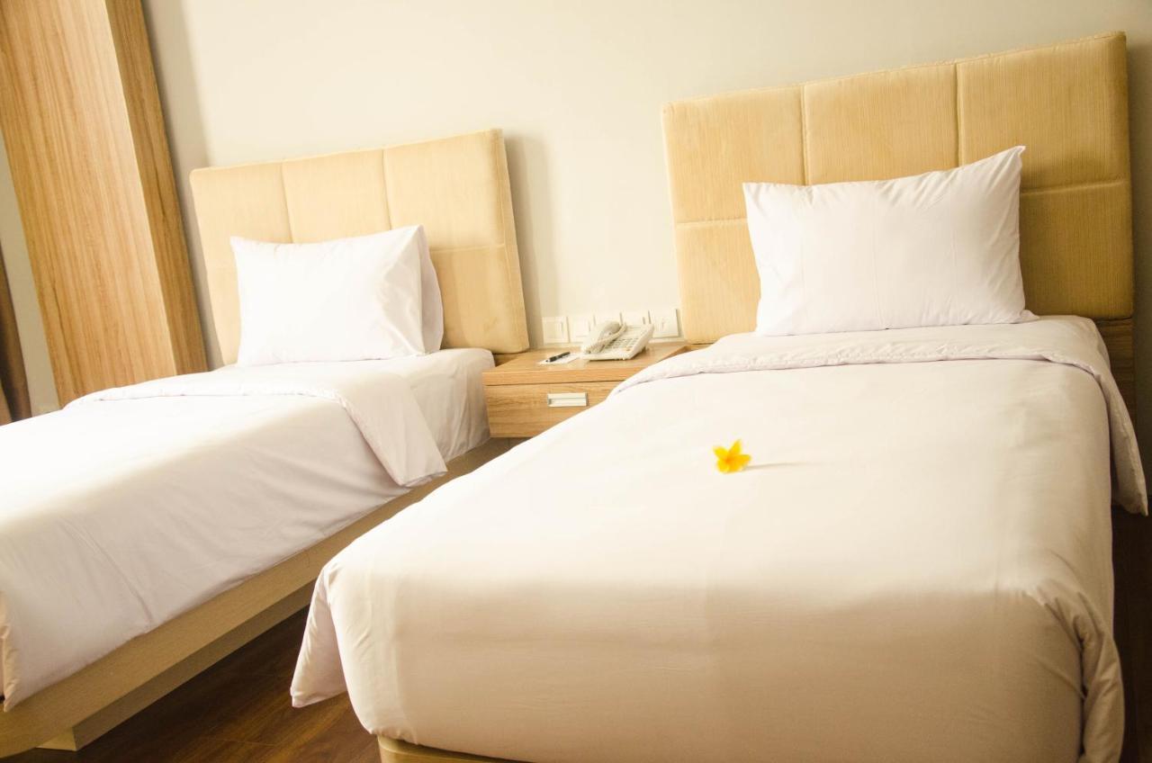 Airish Hotel Palembang Eksteriør billede
