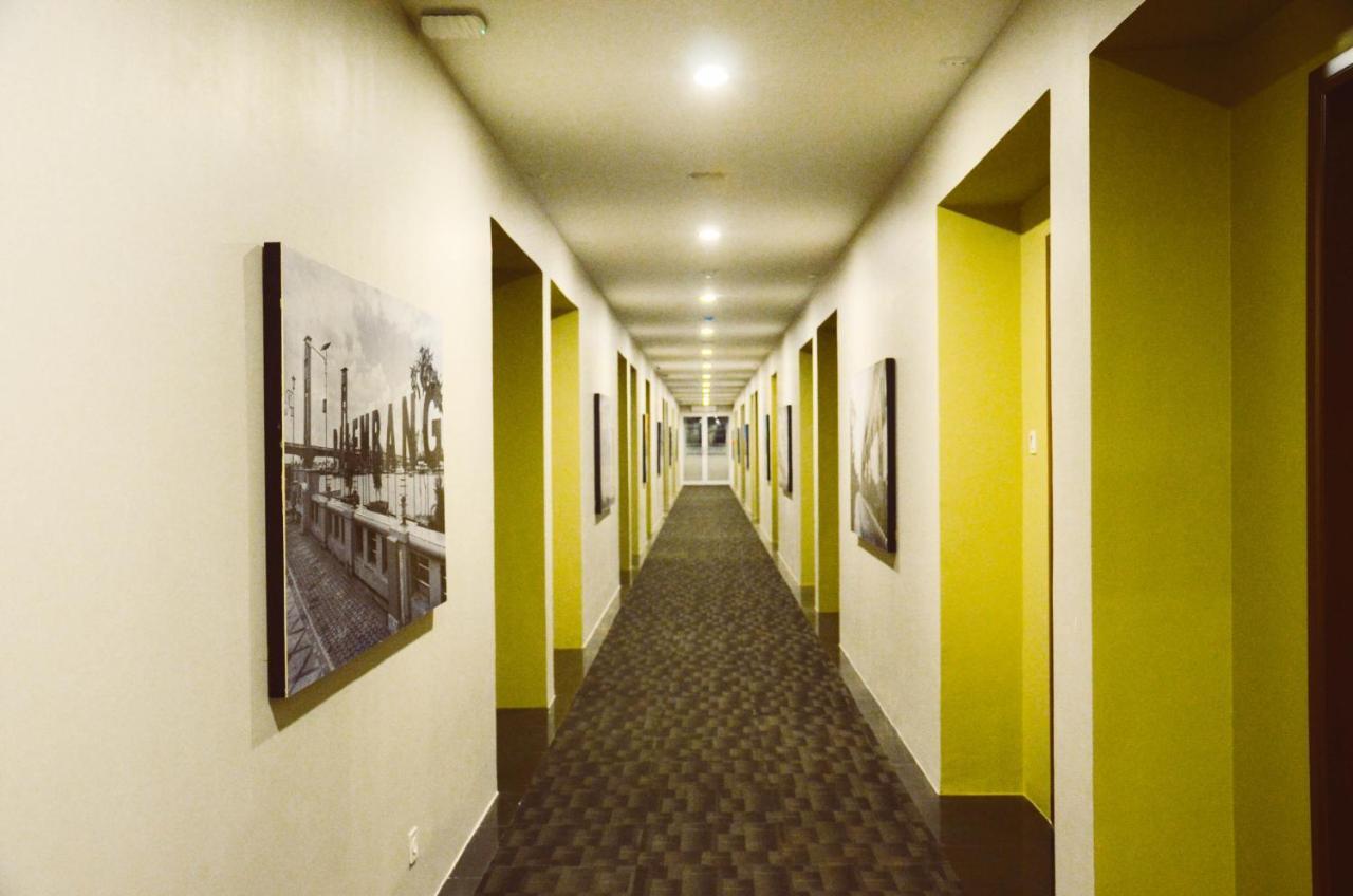 Airish Hotel Palembang Eksteriør billede