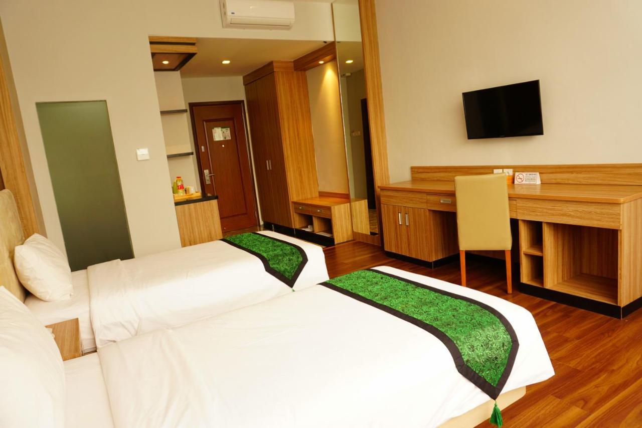 Airish Hotel Palembang Eksteriør billede