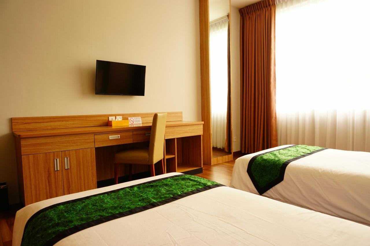 Airish Hotel Palembang Eksteriør billede