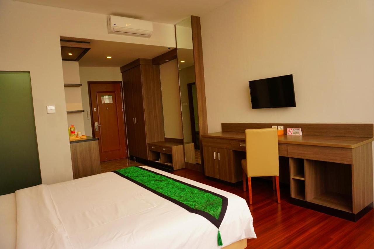 Airish Hotel Palembang Eksteriør billede